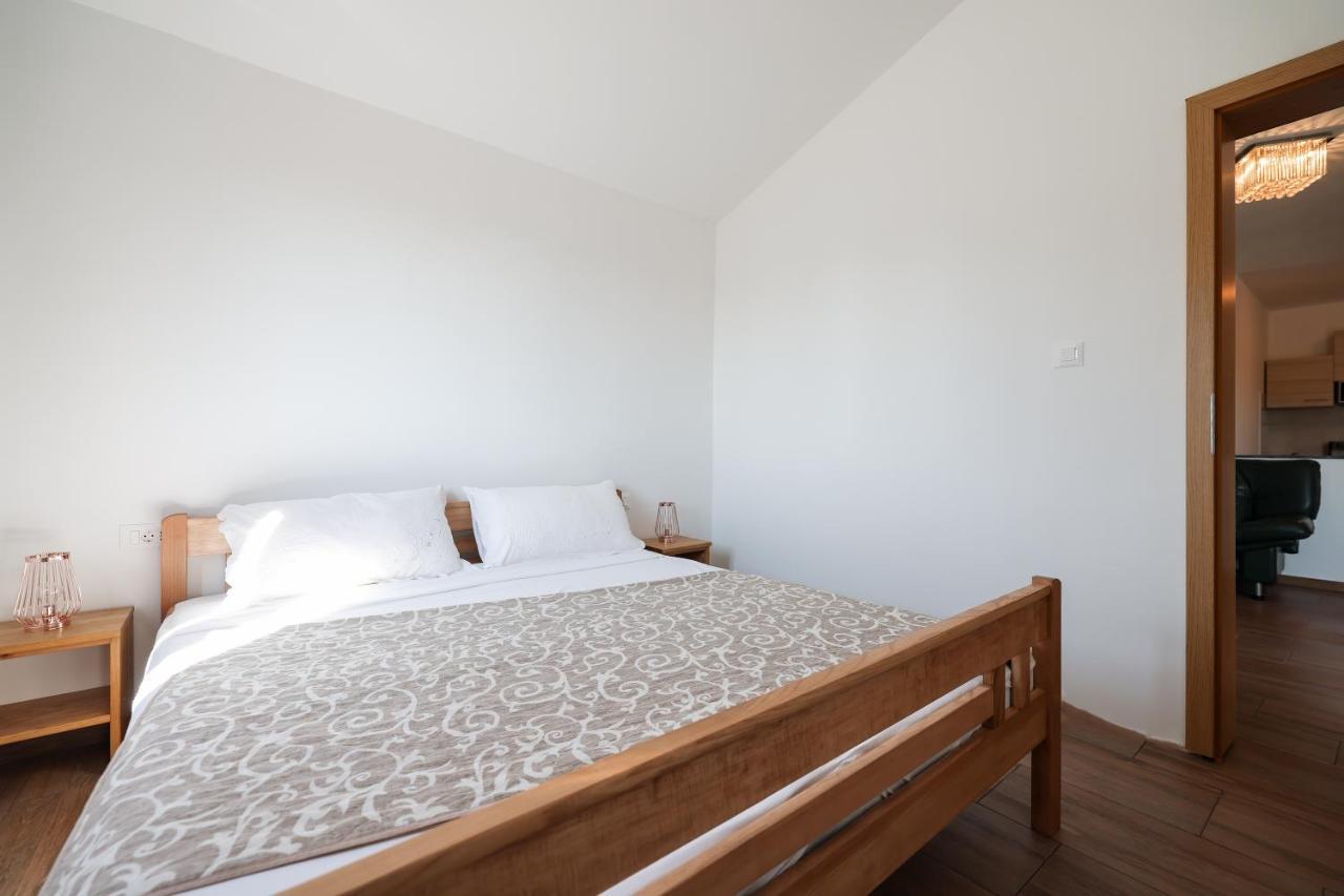 Apartments Miky Vrsi Extérieur photo