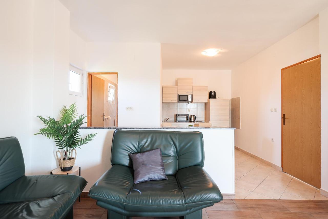 Apartments Miky Vrsi Extérieur photo