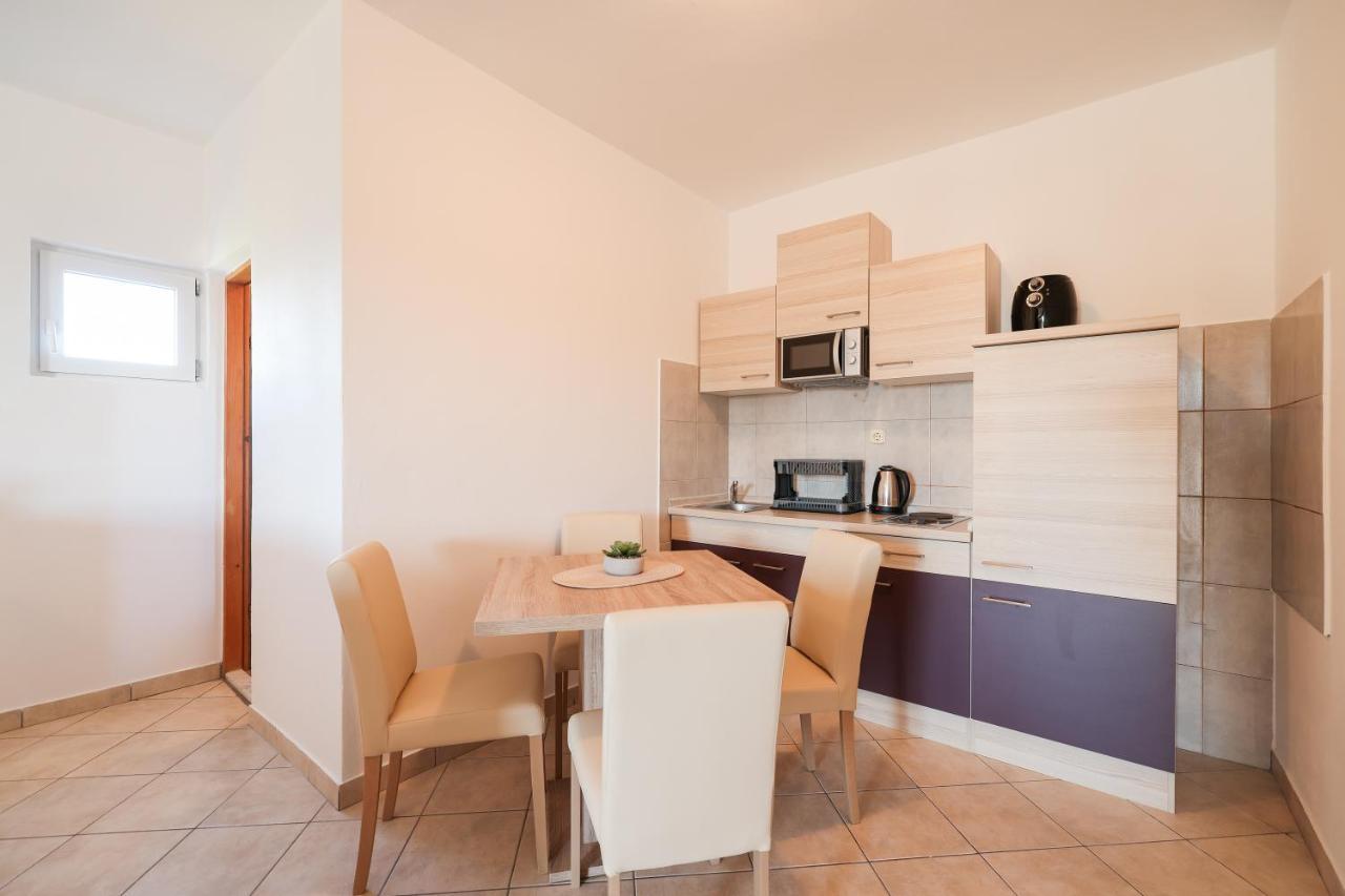 Apartments Miky Vrsi Extérieur photo